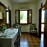 Ferienhaus Sunlit With Pool Fucecchio