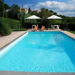 Sunlit With Pool Ferienhaus