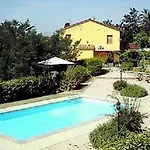 Sunlit With Pool *