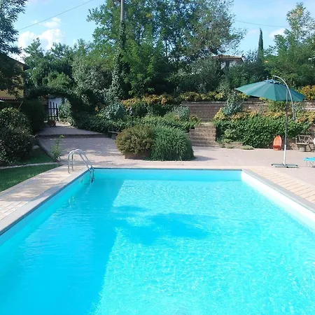 Sunlit With Pool Дом отдыха Фучеккьо