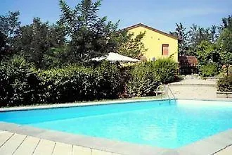 Sunlit With Pool Дом отдыха Фучеккьо