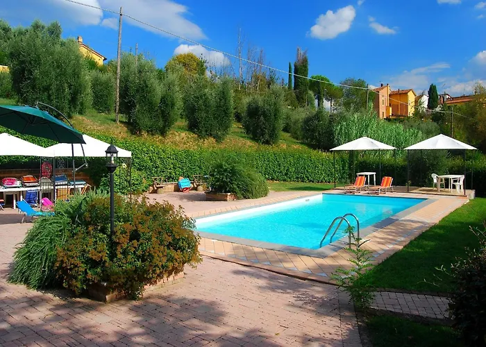 Sunlit With Pool Σπίτι διακοπών